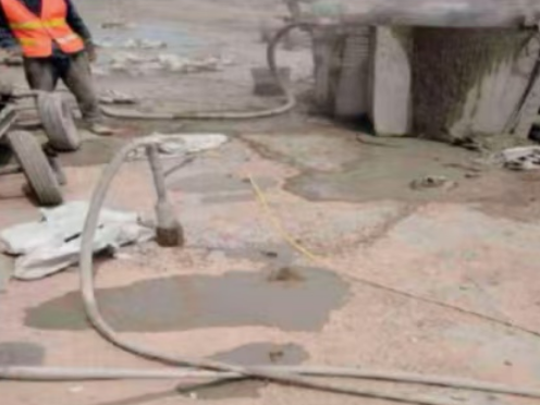 管城回族水泥混凝土路面板底注浆技术 路面脱空注浆整治方案